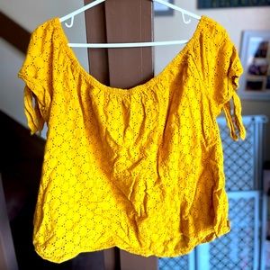 L mustard yellow crop with tie sleeves